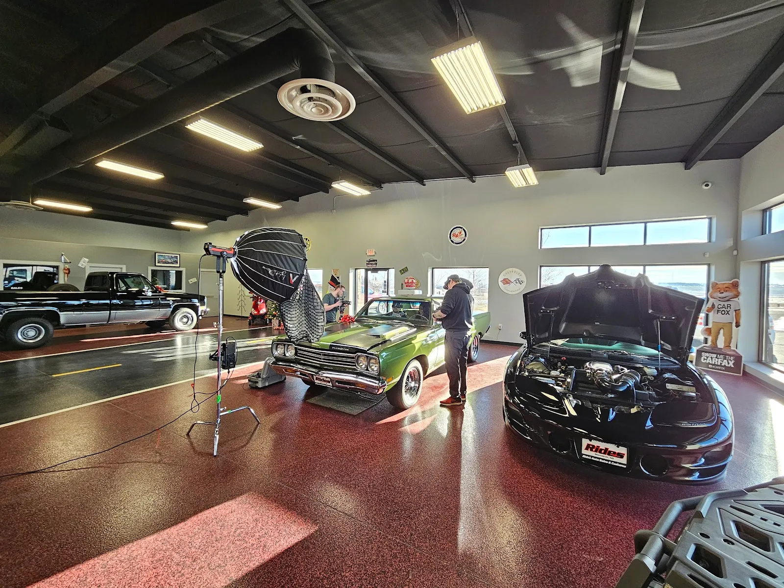 Rides Auto Sales & Customs